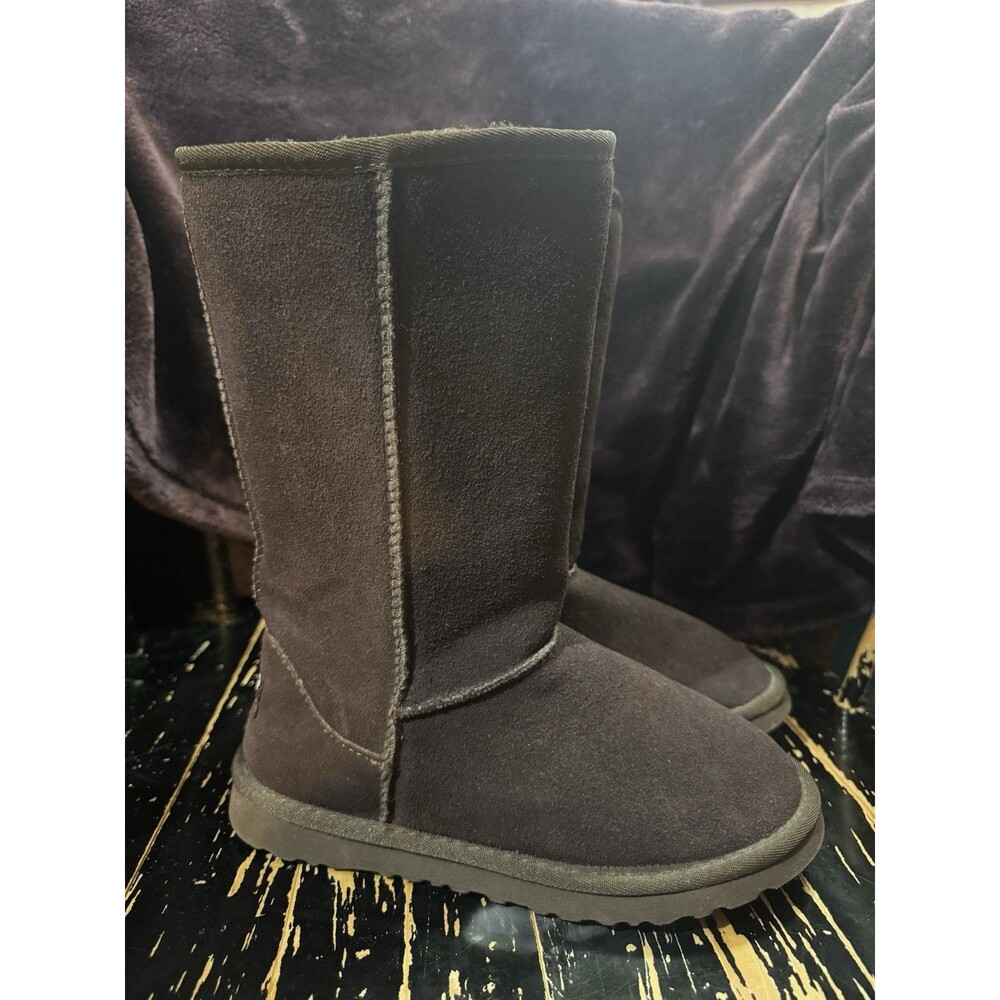 Ugg Australia Classic Tall 5815 Chocolate Brown Sheepskin Suede Boots Size 8 EUC